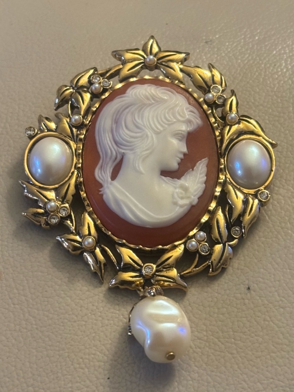 Avon KJL RESIN CAMEO WITH FAUX PEARL